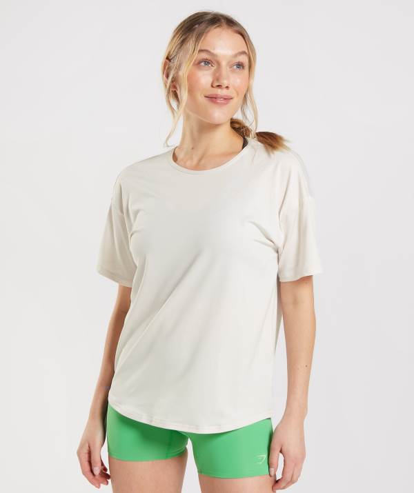 Gymshark Studio T-Shirt Damen Weiß | 5041IGNCO